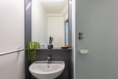 1 bed flat, Crown Place, East Reading, Reading, RG15AE - Image 1